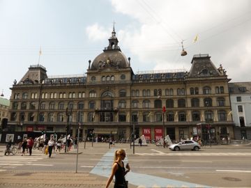 Shop's building