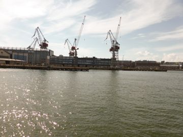 Crane in the harbor (other side)