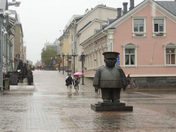 Symbolic statue