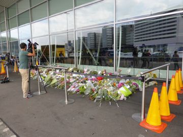 Schiphol airport, flowers for the plane destroyed this summer