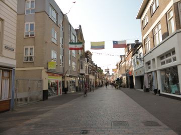 Street going to the beach