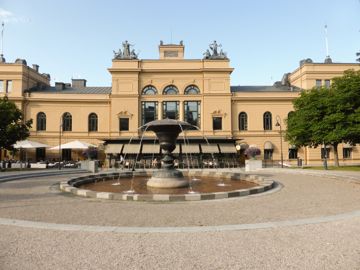 Fountain where water "turn"