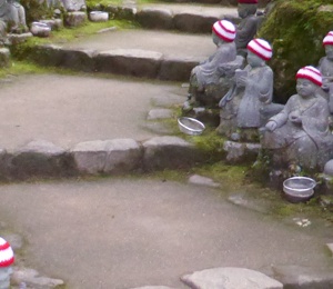 look the hat of all the statues